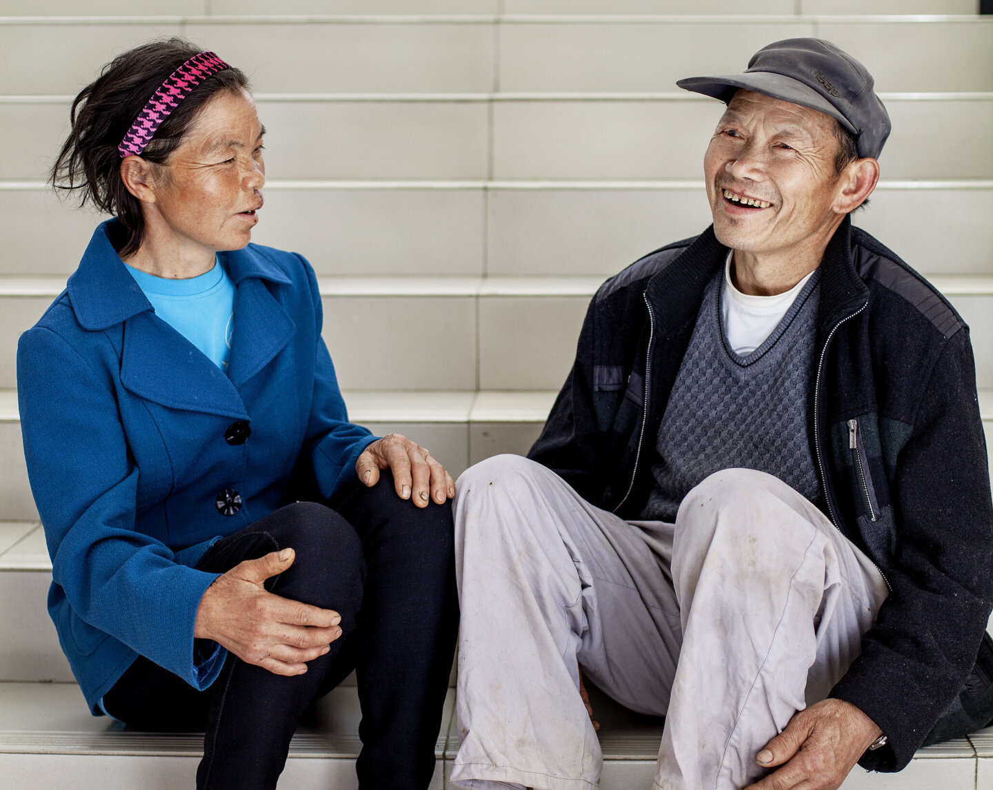 Rong Zhen and her husband, Cailong, share a special moment the morning after her surgery.