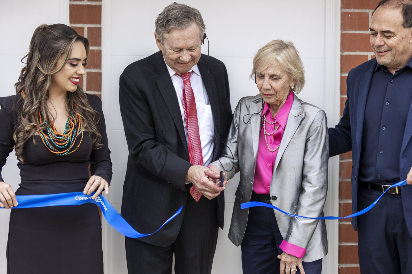 During the inauguration ceremony, the Bill and Kathy Magee Comprehensive Care Center in Guatemala City was officially opened. From left to right: Operation Smile Guatemala Executive Director Beatriz Vidal, Operation Smile Co-Founder and CEO Dr. Bill Magee, Operation Smile Co-Founder and President Kathy Magee, and Operation Smile Guatemala Chairman Estuardo Trujillo.