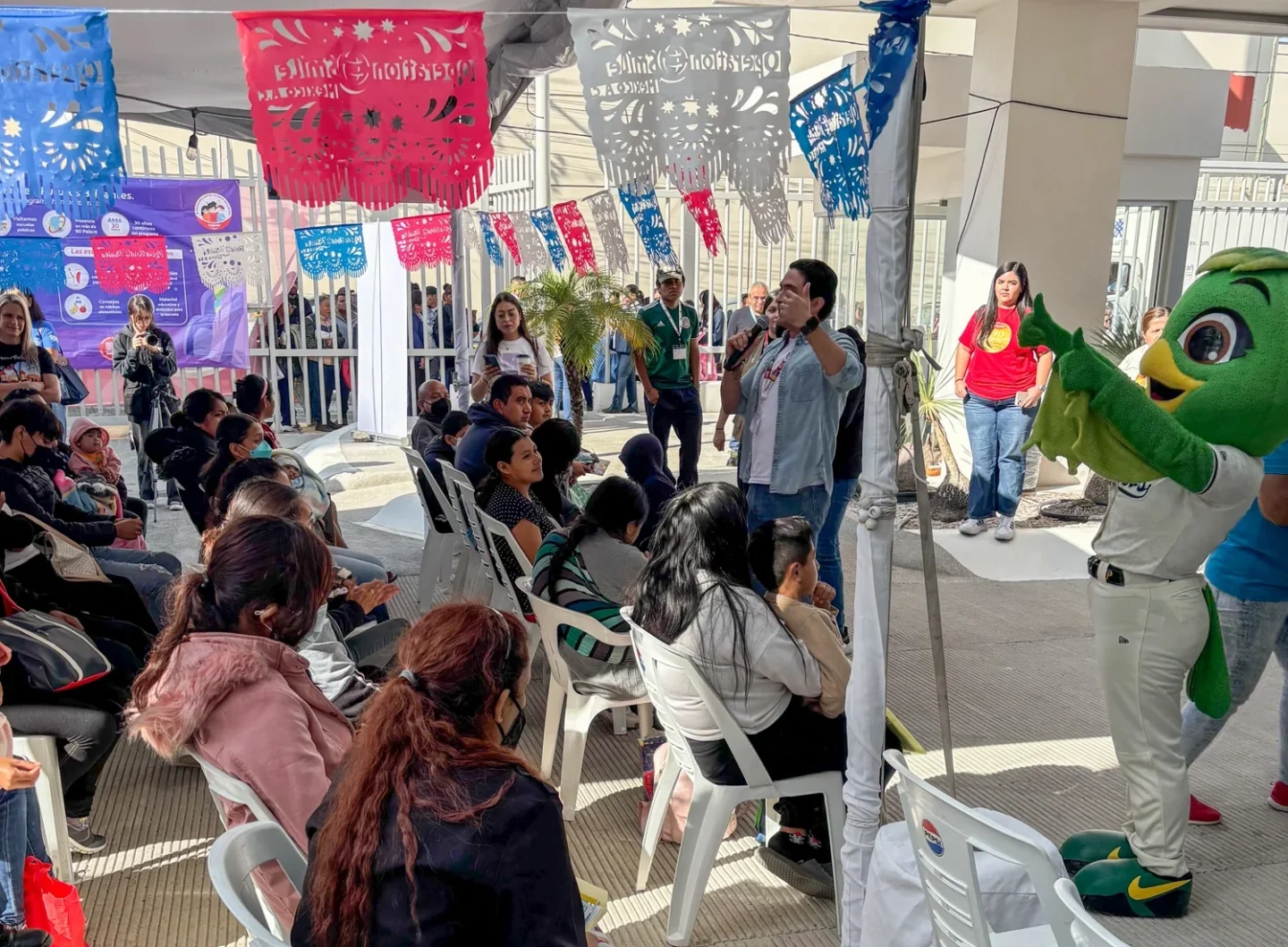 The crowd during a surgical program in Mexico