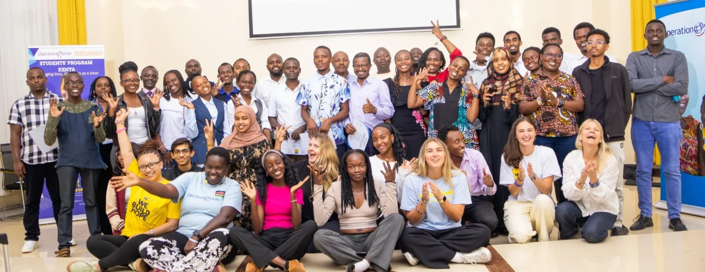 Student volunteers gather in Kenya.